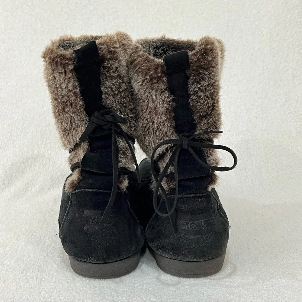 TOMS Nepal Black Suede Faux Fur Moccasin Boot Size 10